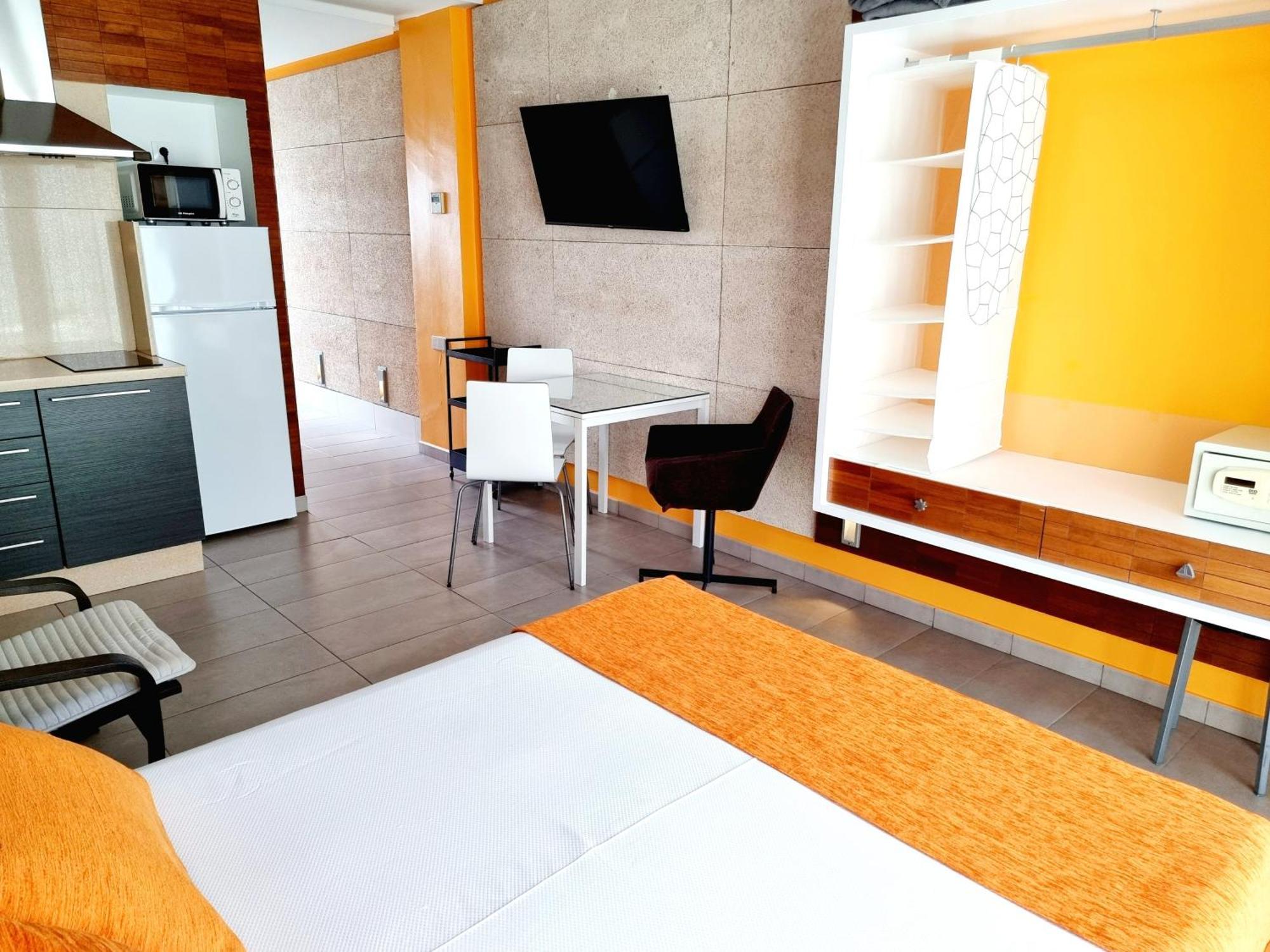 Apartamentos El Arrecife Кониль-де-ла-Фронтера Экстерьер фото